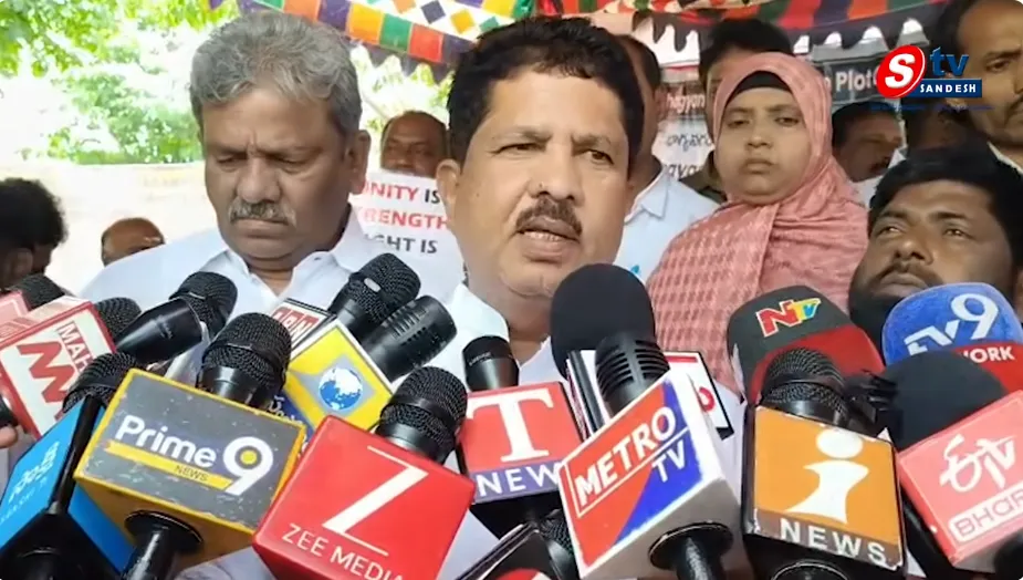 భాగ్యనగర్ సొసైటీ బాధితులకు బీఆర్ఎస్ ఎమ్మెల్యే మాధవరం మద్దతు.. కాంగ్రెస్ పెద్దలపై తీవ్ర ఆరోపణలు!